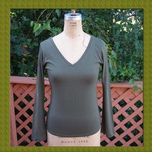 NEW size M 6-8 Romeo & Juliet Couture olive green long sleeve tee V-neck